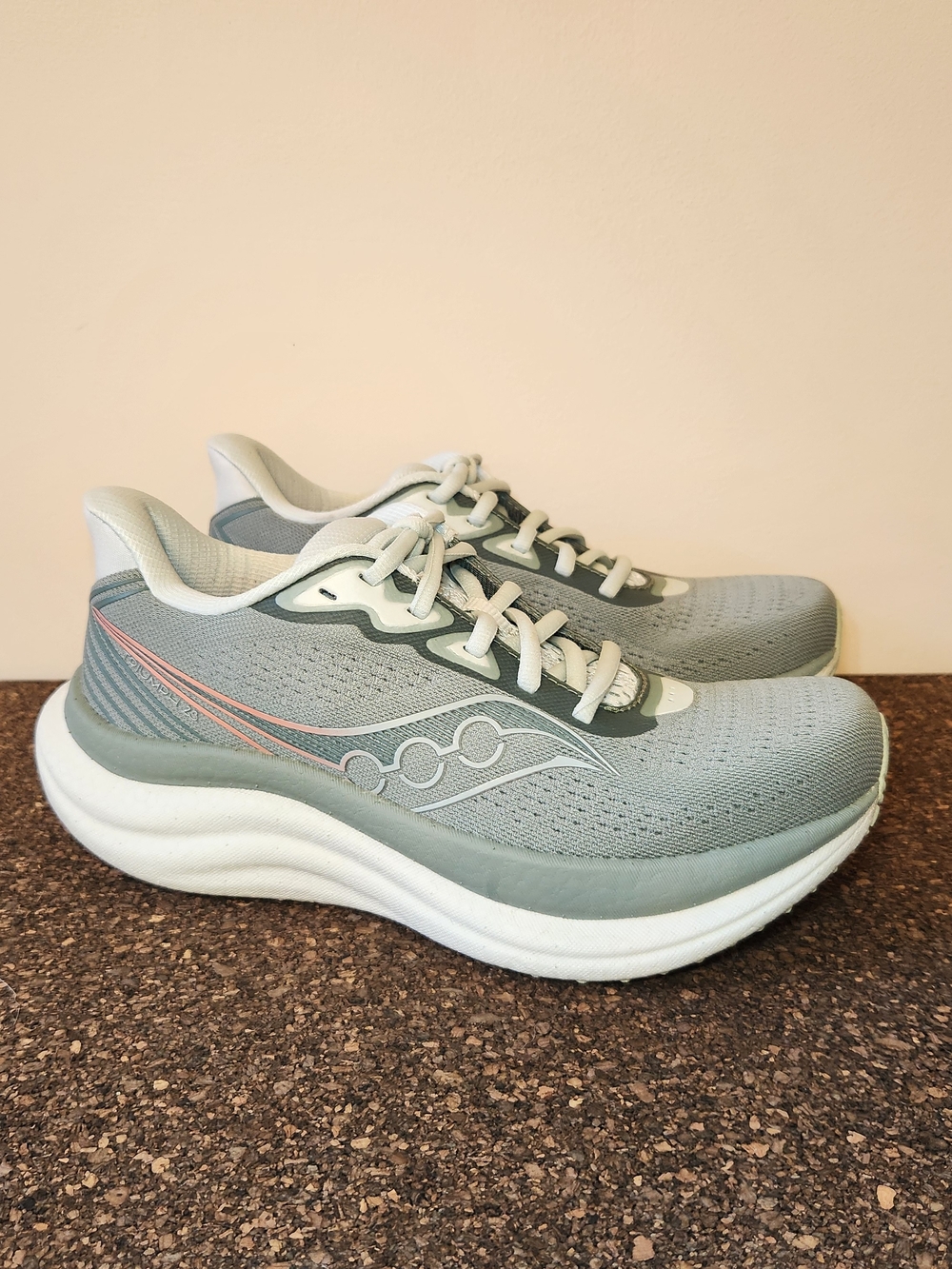 Saucony Triumph 23 Running Shoes Womens Size 6.5